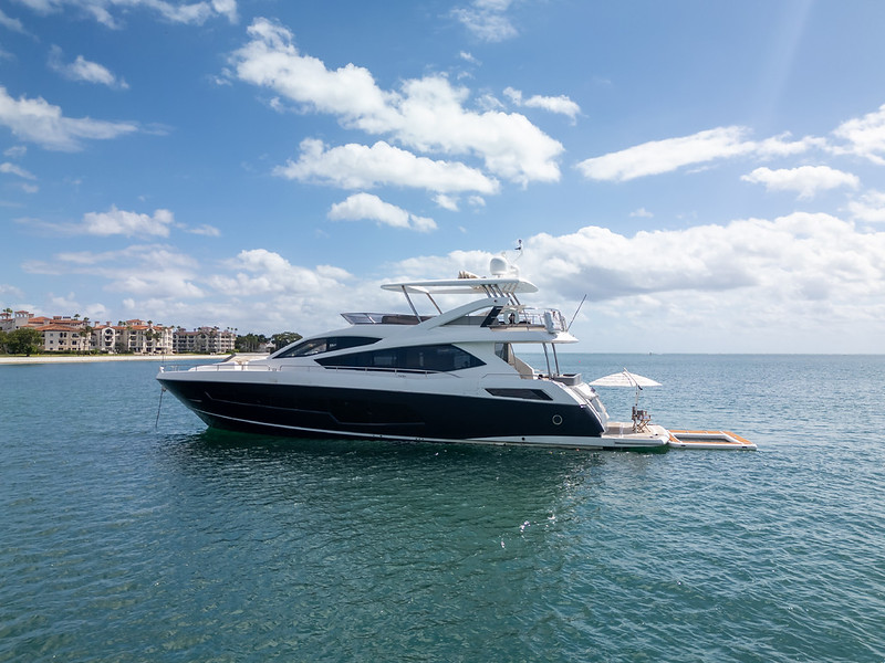 80ft Sunseeker yacht charter in Miami